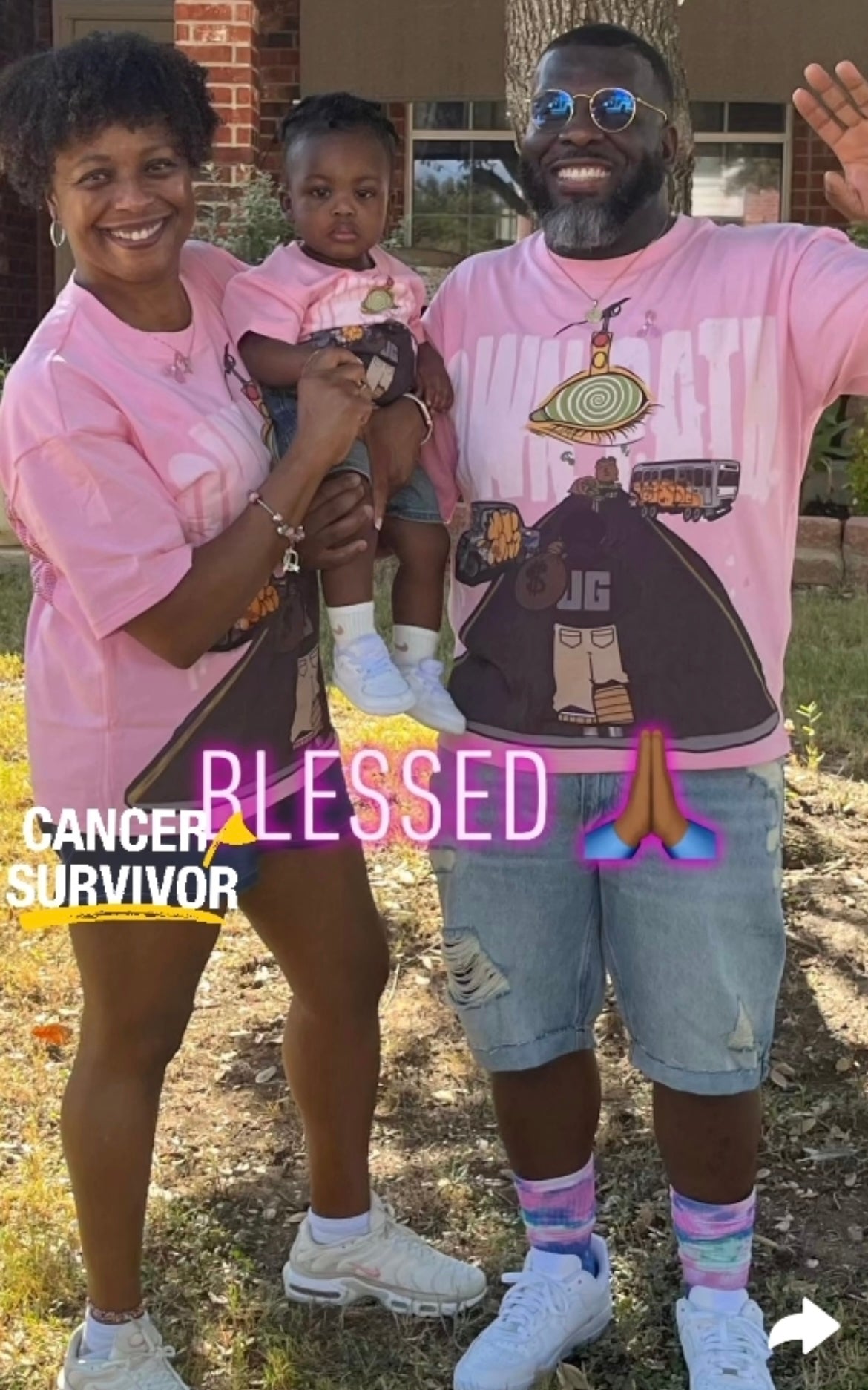 PiNK PARADiSE “OWN PATH” TEE🌺