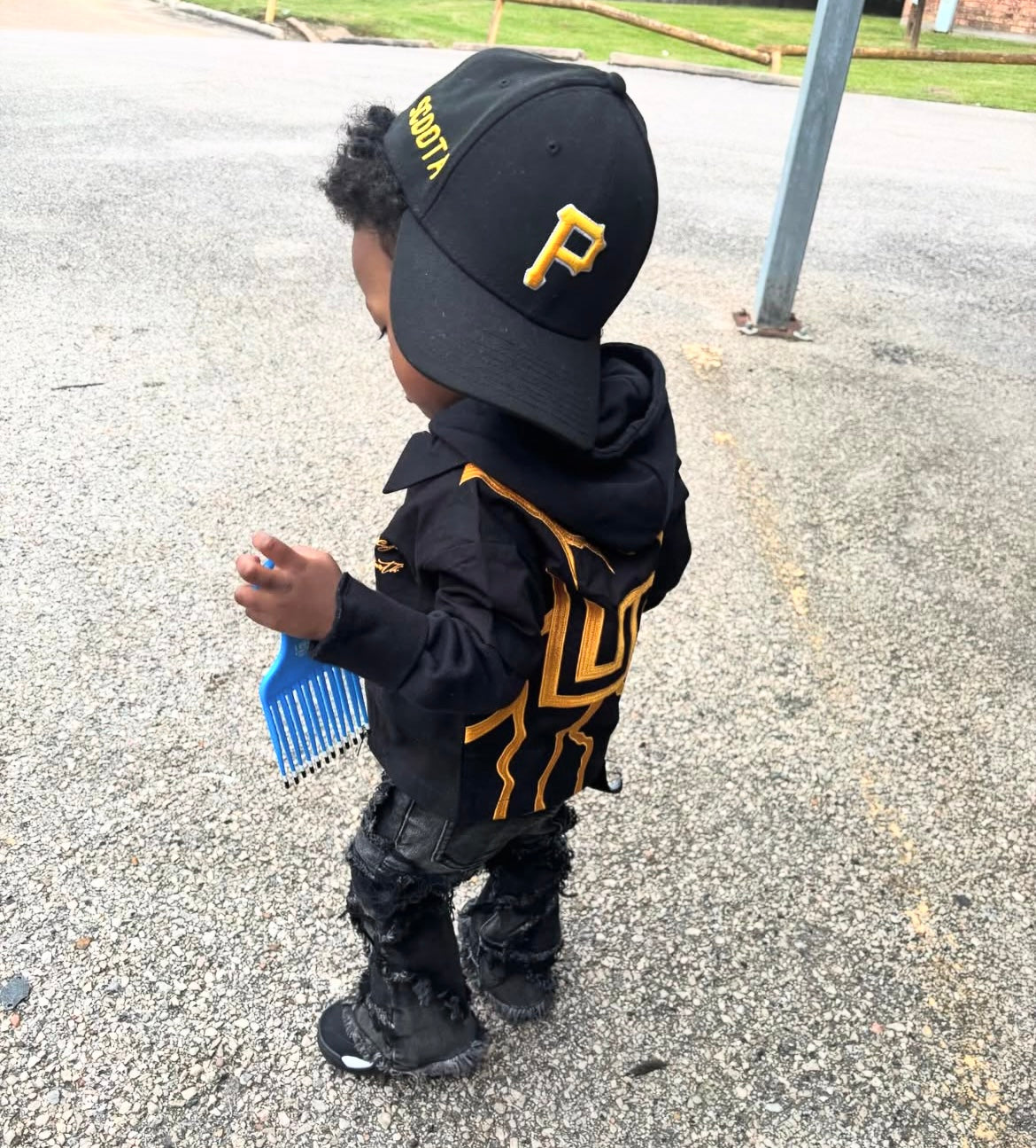 BUMBLEBEE "ROOT LiGHTNiNG" ZiP UP🐝 ⚡️