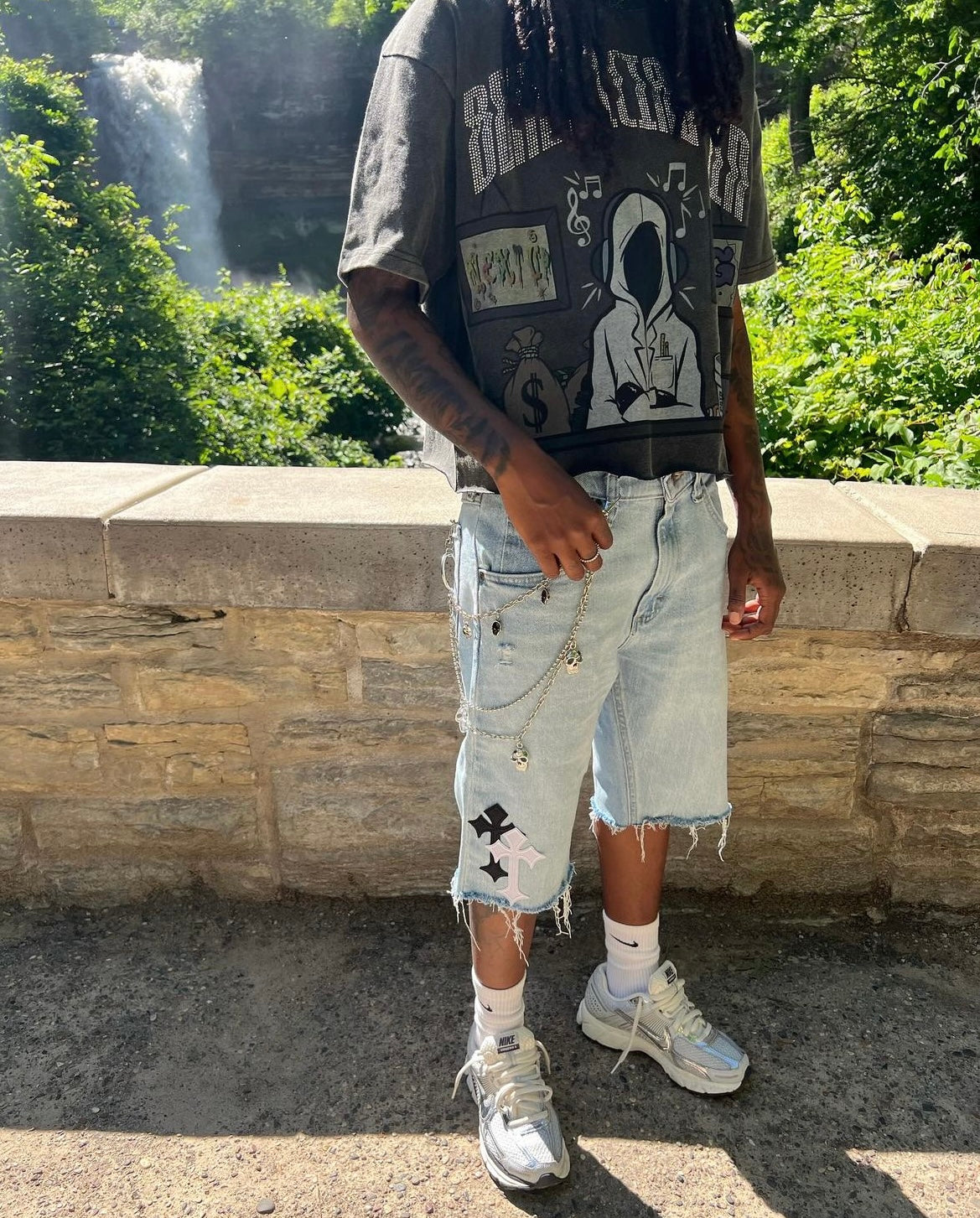 BENEFICIAL PAIN TEE