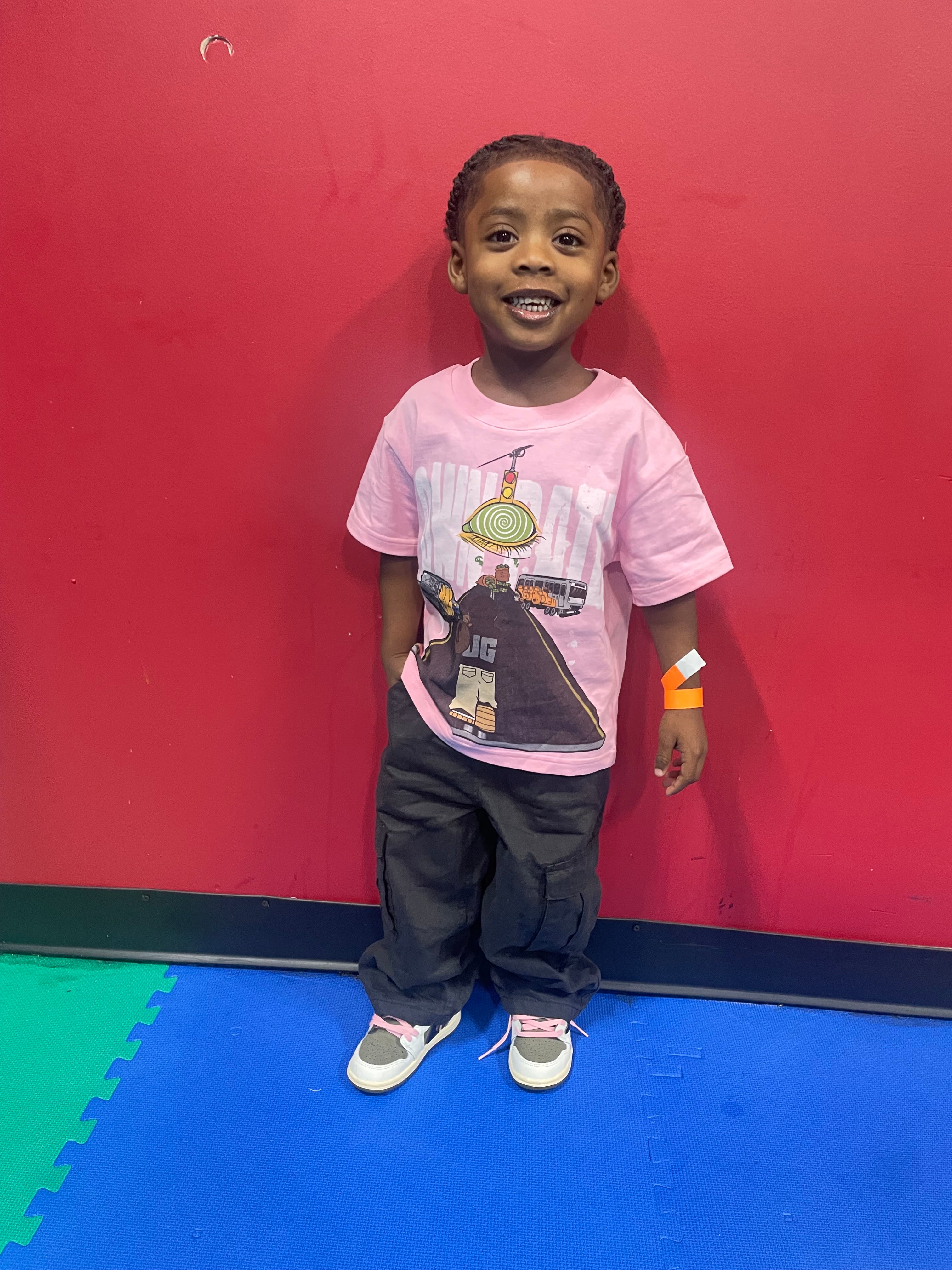 PiNK PARADiSE “OWN PATH” TEE🌺